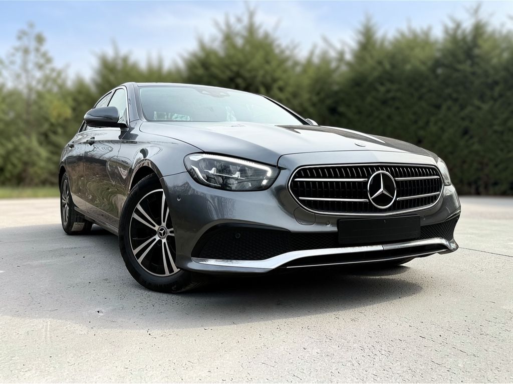 Image of Mercedes-Benz E 220