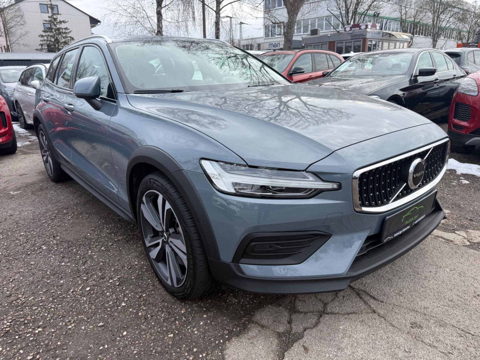 Volvo V60 Cross Country B5 BENZIN AWD PLUS  BRIGHT AHK