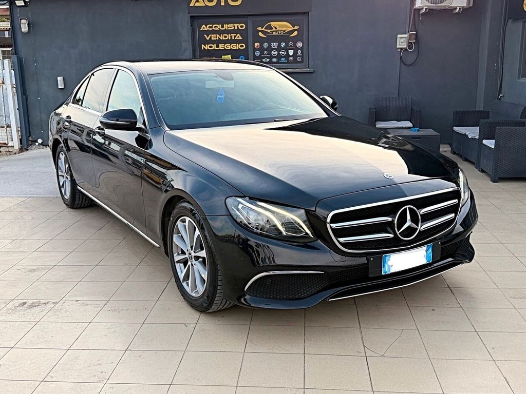 Image of Mercedes-Benz E 220