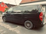 Hyundai UEFA SHOWCAR Familienvan Raumriese Prime - : Van, Familien