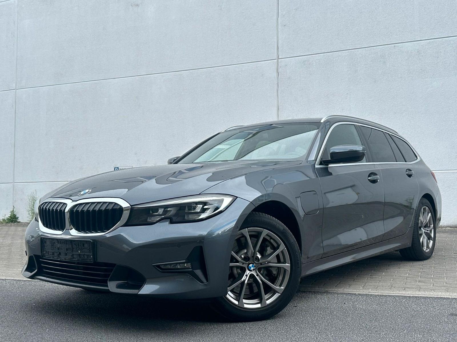 BMW 330E/Touring/Sport/Line/Cam/VZ/Navi