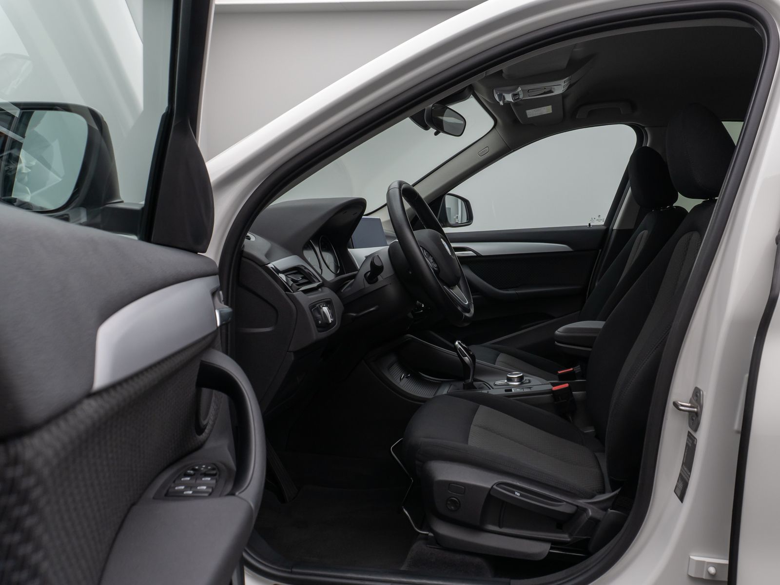 Fahrzeugabbildung BMW X1 sD18i DAB Navi Parkassist Geschwindigkeitsreg
