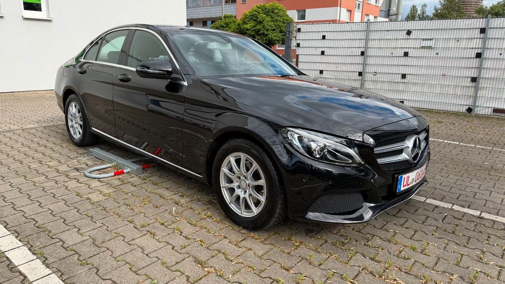 Image of Mercedes-Benz C 180