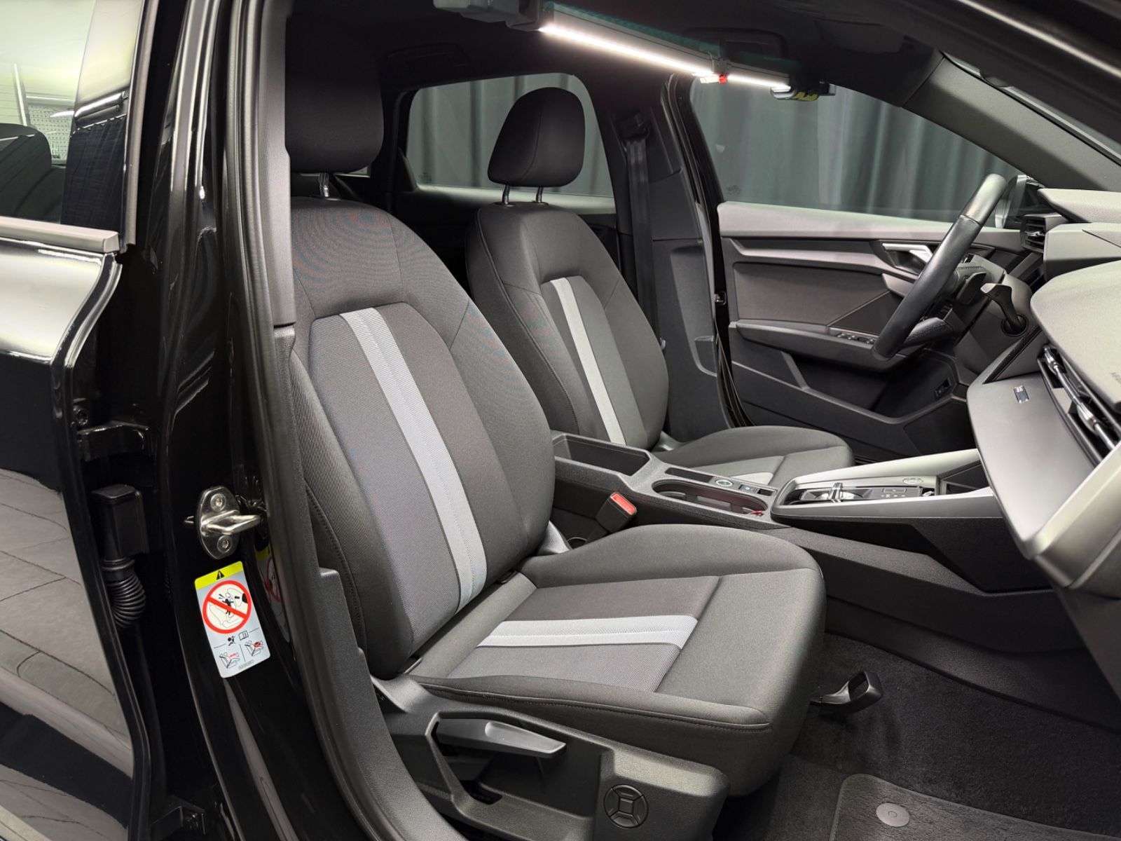 Fahrzeugabbildung Audi Audi A3 35 TDI Sportback advanced|AUTOMATIK|NAVI