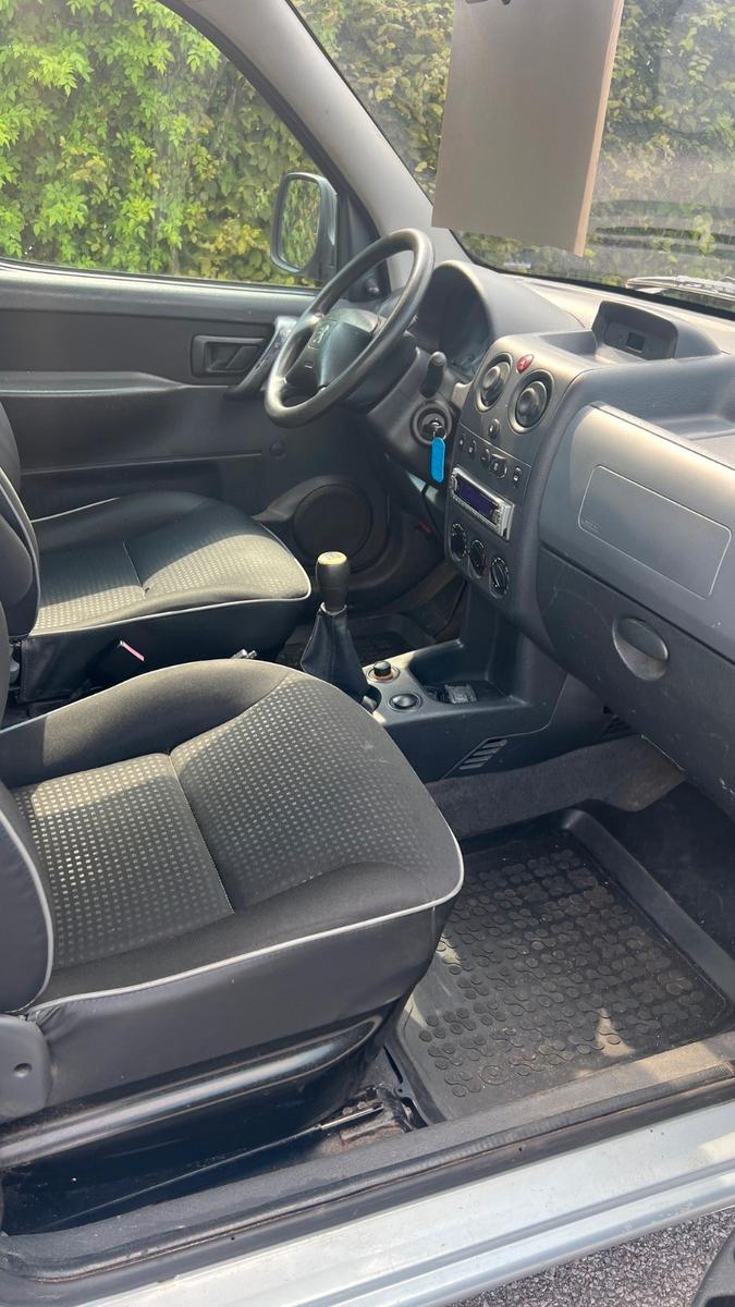Peugeot Partner Premium 75 LPG TÜV NEU INSPEKTION NEU