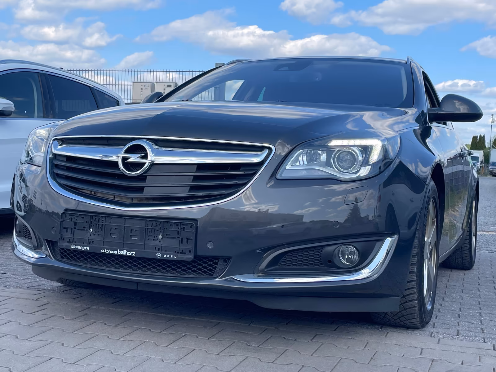 Opel Insignia Sports 2.0 CDTI Euro 6 /Bi-Xenon/Navi/