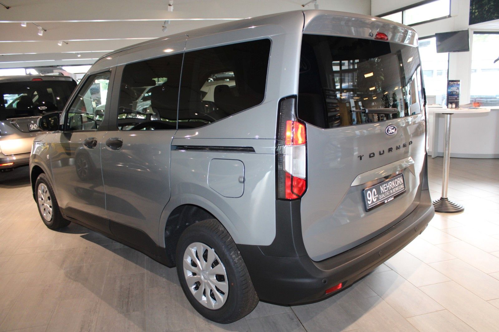 Fahrzeugabbildung Ford Tourneo Courier TREND Kamera WinterPaket2 uvm