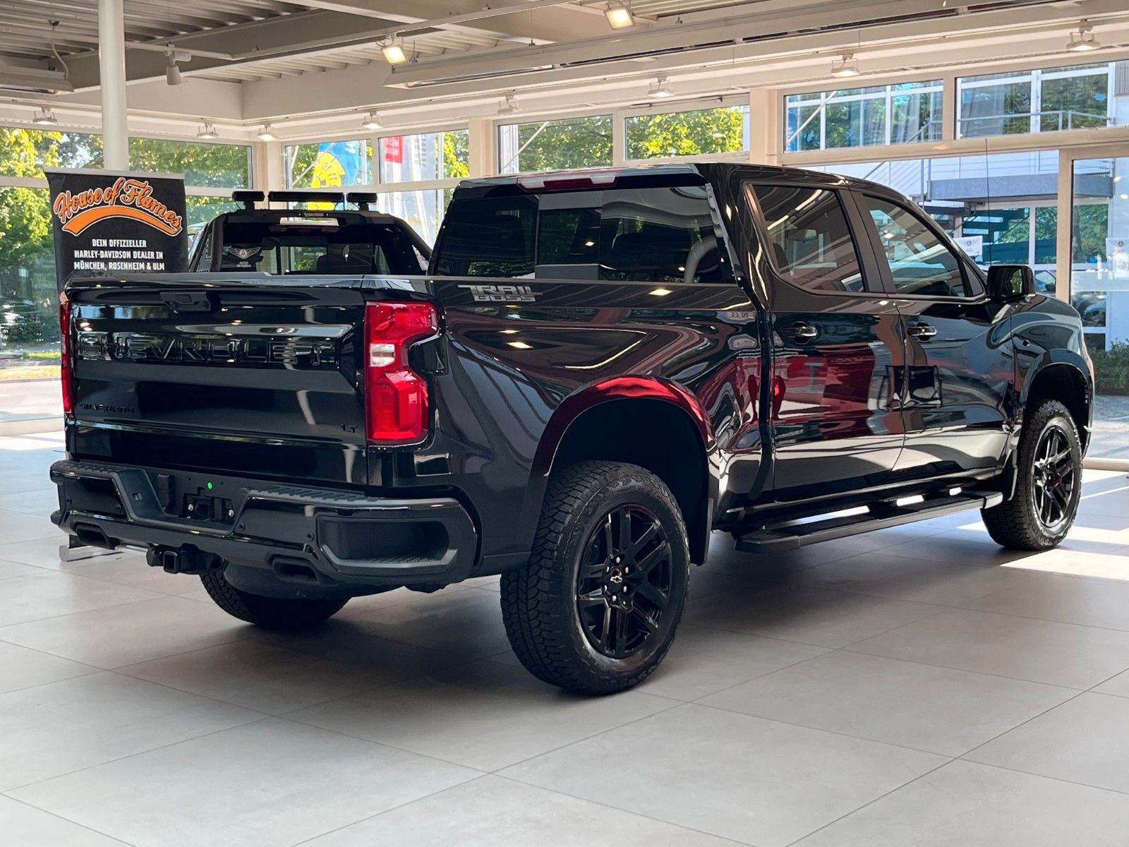 Fahrzeugabbildung Chevrolet Silverado Trail Boss 6.2 V8 LPG