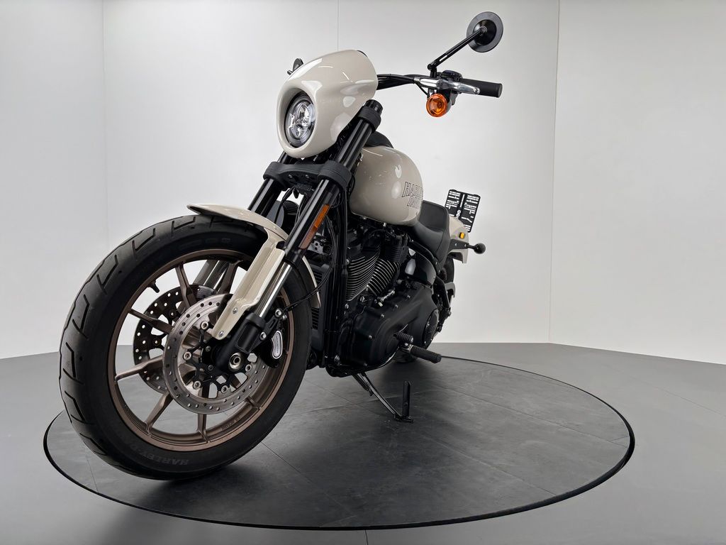 Fahrzeugabbildung Harley-Davidson LOW RIDER S FXLRS *NEUWERTIG *JEKILL&HYDE