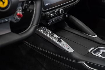 صورة مصغرة 13 لـ 2017 Ferrari GTC4LUSSO