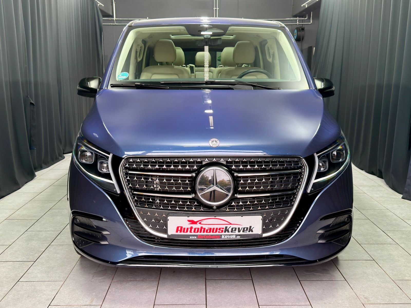 Fahrzeugabbildung Mercedes-Benz V250d lang EXCLUSIVE|AMG|BURMESTER|PANO|ACC|360°