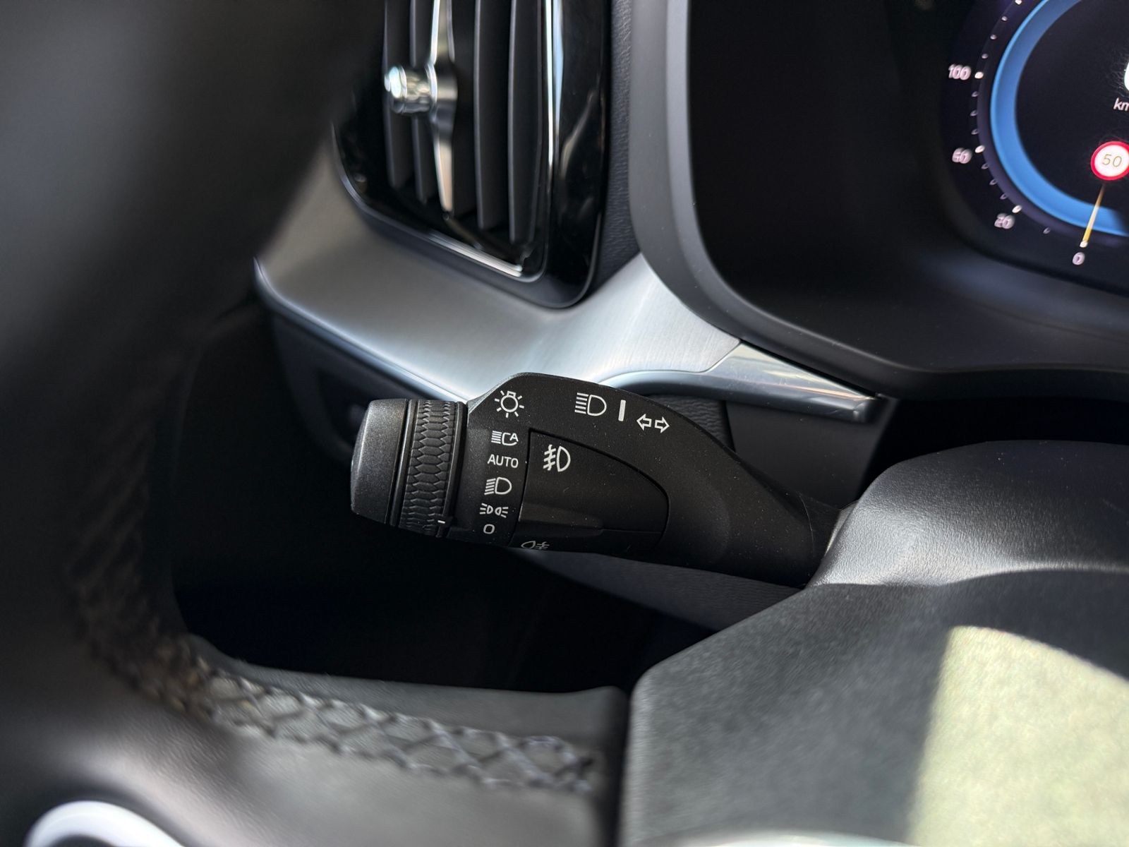 Fahrzeugabbildung Volvo XC60 Momentum Pro AHK LED RFK