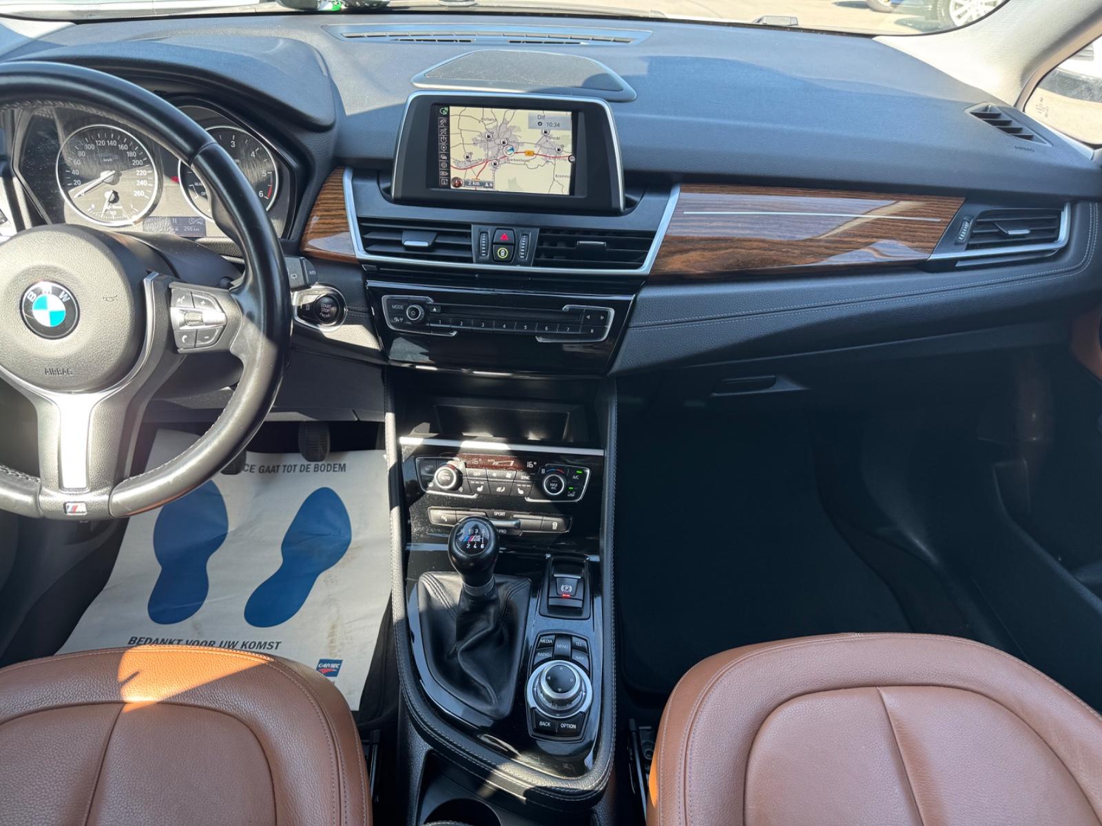 BMW 218 Active Tourer *NAVI*LEDER*PDC*LED*TEMP*