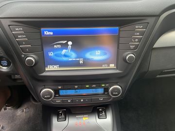 Toyota Avensis - 11