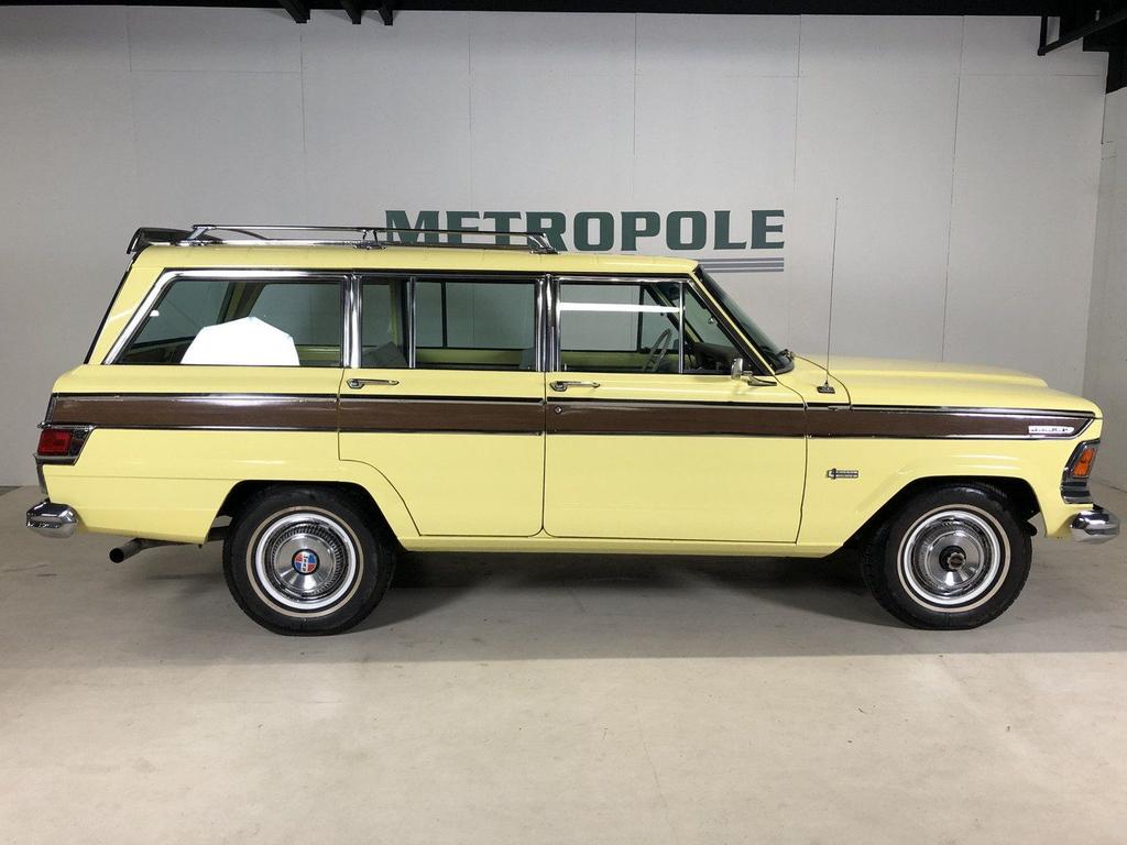 Jeep Wagoneer