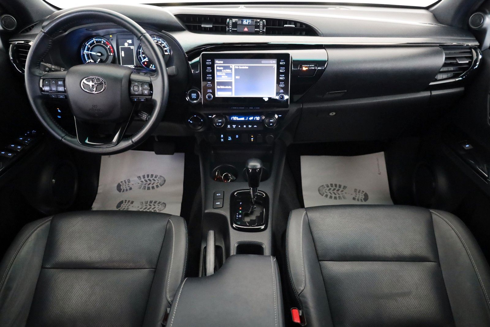 Fahrzeugabbildung Toyota Hilux 2.8 D-4D Invincible,ACC,Rollo,Rollbüg.,AHK