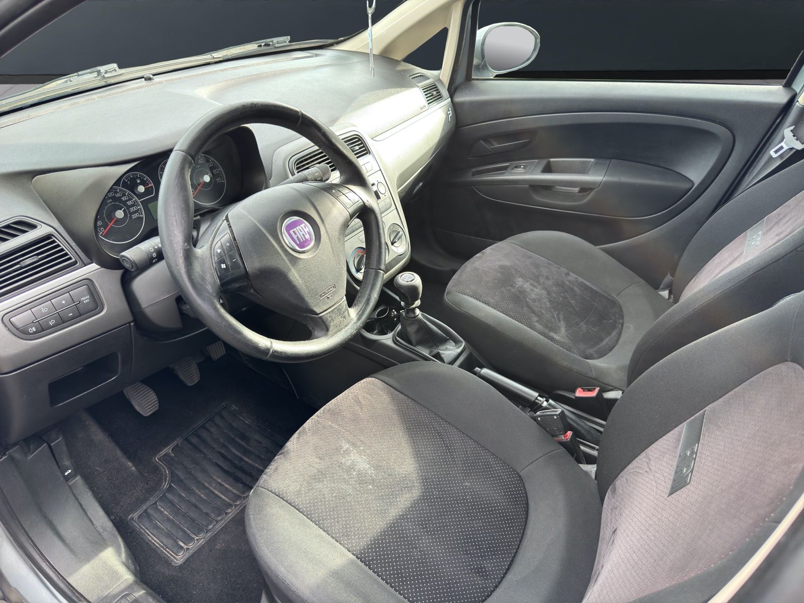Fahrzeugabbildung Fiat Grande Punto 1.4*77PS*TÜV*Neu*Klimaanlage*