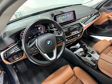Fahrzeugabbildung BMW 520d SportLine 360°Stop&Go Memory LiveCockpitPro