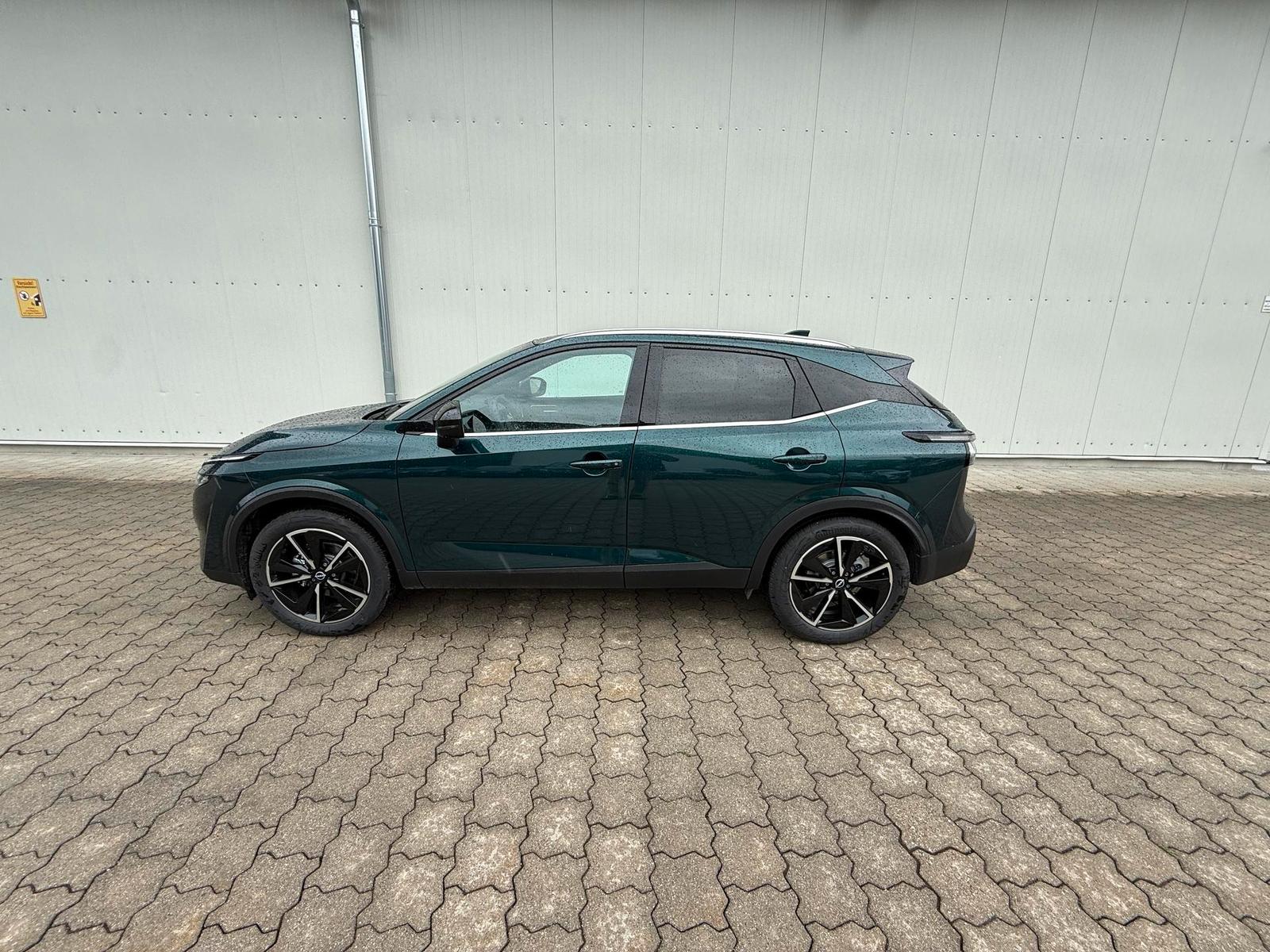 Nissan Qashqai 1.3 DIG-T MHEV Tekna 4x4, AT, PDC, SH...