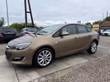Opel Astra J 1,6 Sportsitze Sport Lenkrad - Opel Astra: 1.6
