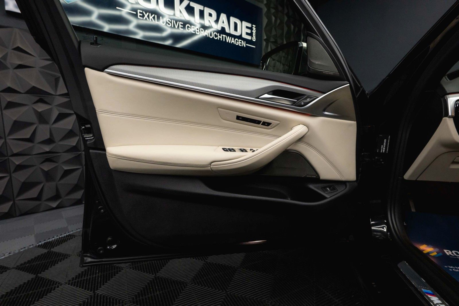 Fahrzeugabbildung BMW M550i xDrive Shadow Line | ACC | Massage | LED
