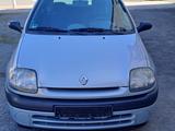 Renault Clio Basis 1.2 Basis - Renault Clio aus 1999: 1.2