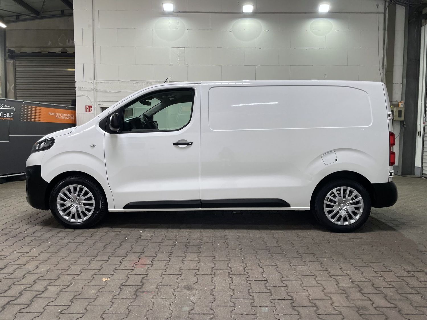 Fahrzeugabbildung Opel Vivaro Kasten Edition M L2 #Tempomat#PDC#Klima