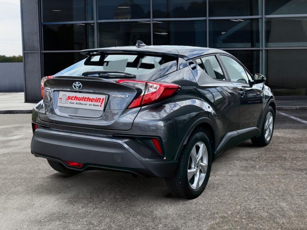 Fahrzeugabbildung Toyota C-HR Hybrid Flow