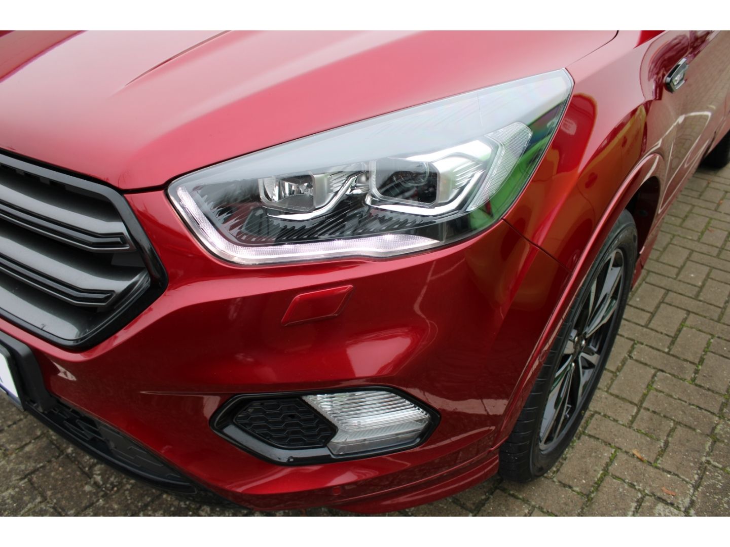 Fahrzeugabbildung Ford Kuga 2.0 TDCi 4x4 ST-Line ACC TWA RFK AHK Xenon