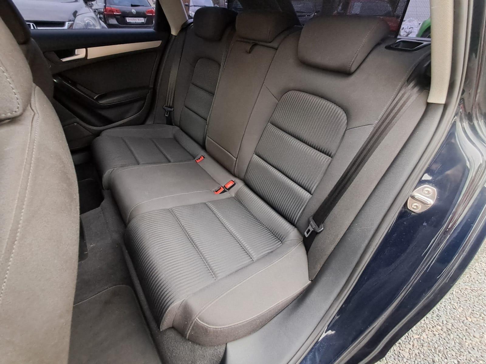Audi A4 2009 — photo 18