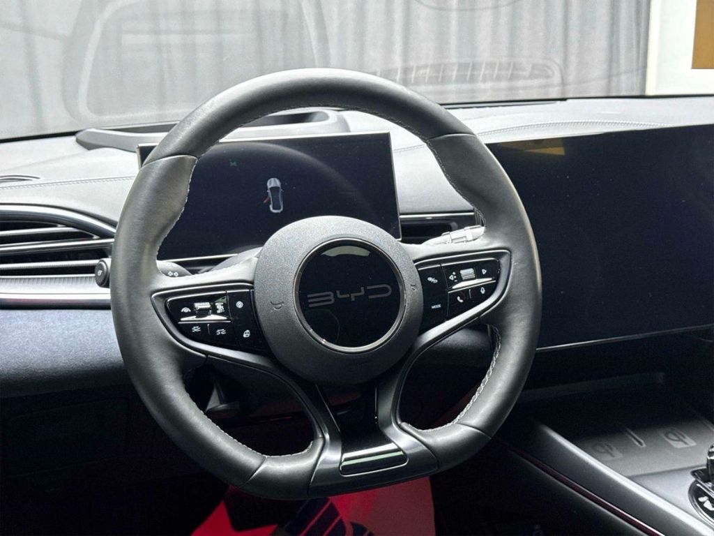 BYD SEAL