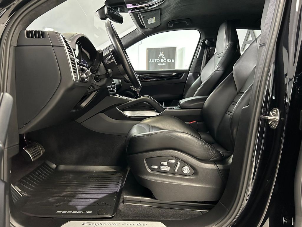 Porsche Cayenne Turbo*LUFT*GTS-SITZE*BOSE*MEMORY*AHK*LED