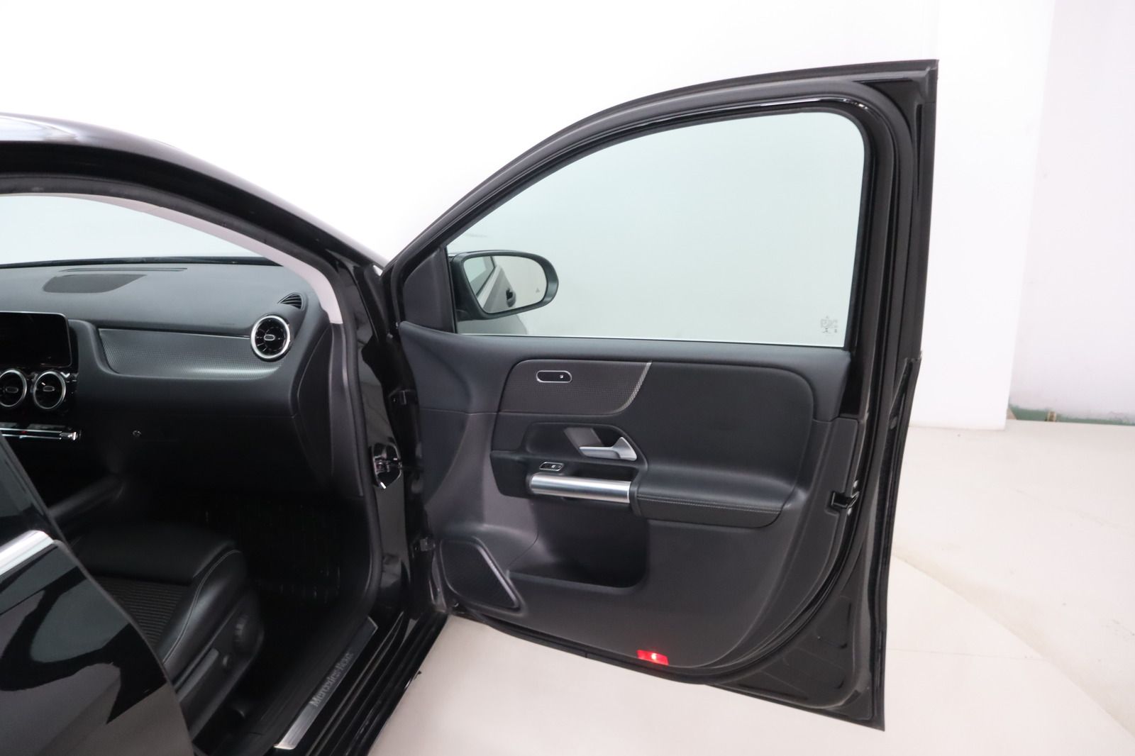 Fahrzeugabbildung Mercedes-Benz B 200 * LED * Navi * Leder