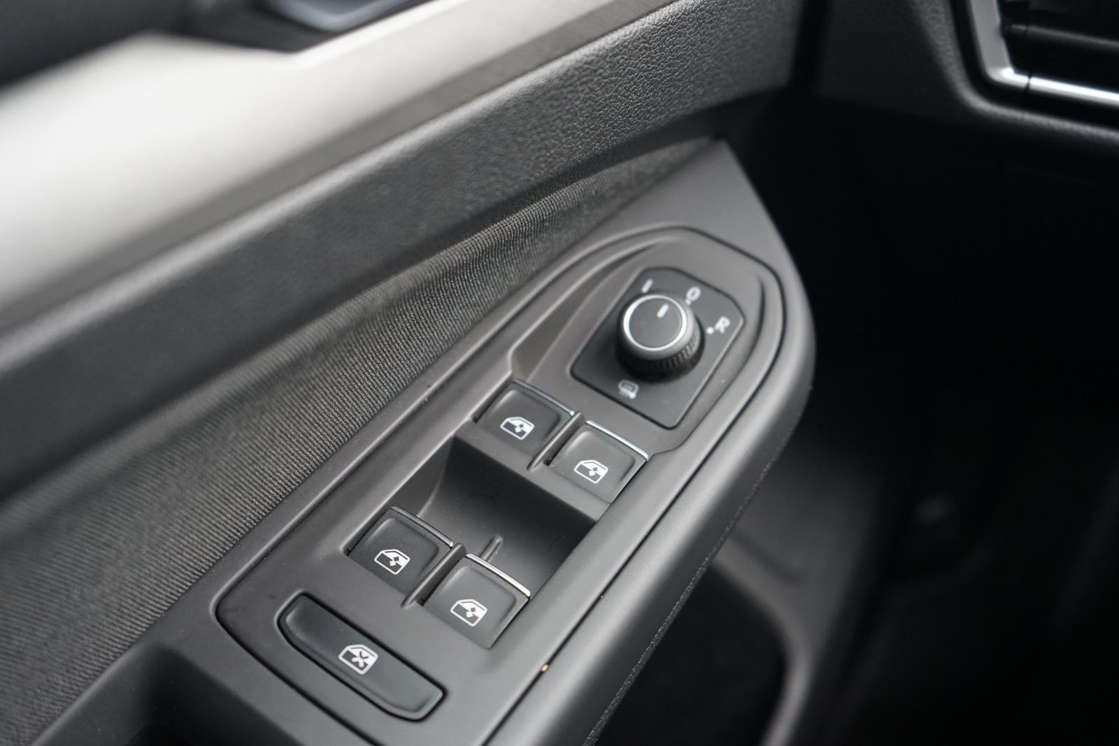 Volkswagen Golf VIII 1.5 TSI Life LED Navi App-Connect DAB, миниатюра 28