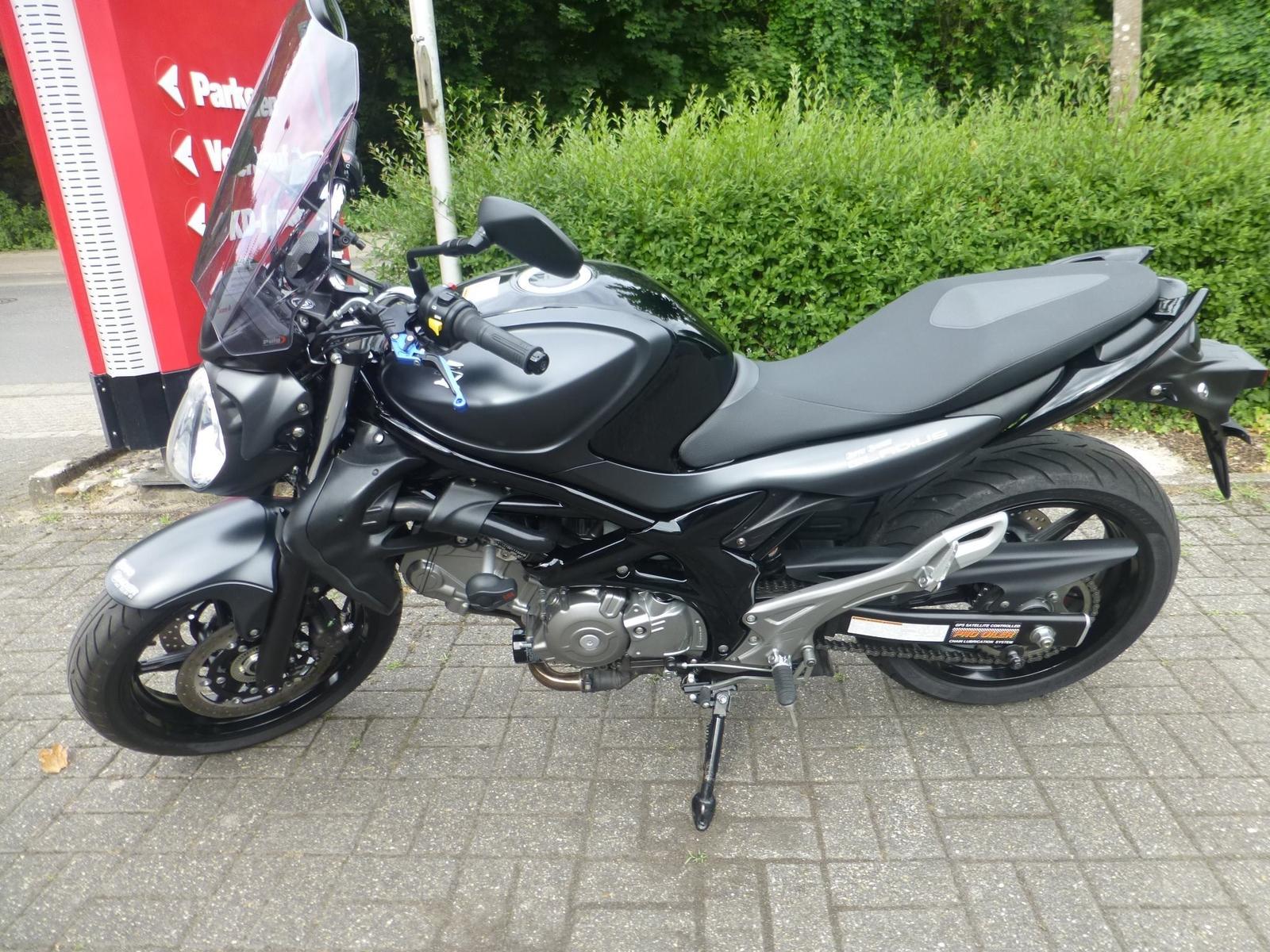 Suzuki SV650 Gladius