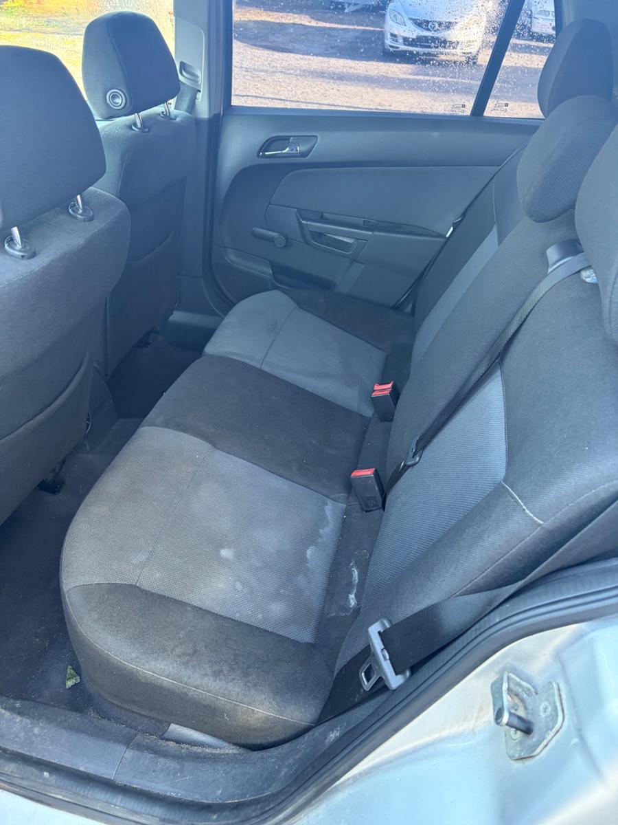 Opel Astra 2005 — photo 9