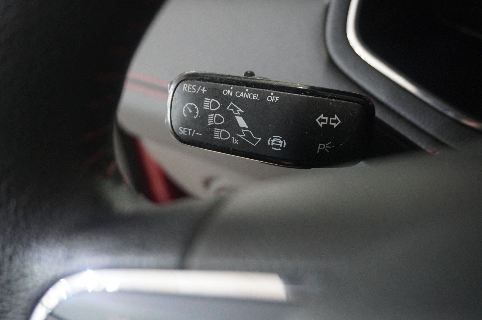 Fahrzeugabbildung SEAT Ibiza 1.0 TSI FR SPORT NAVI/LED/VIRTU./SHZ/TEMP.
