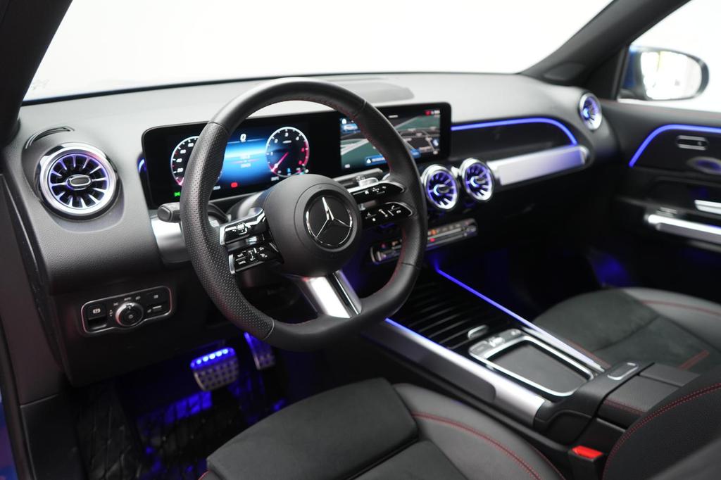 Mercedes-Benz GLB 220