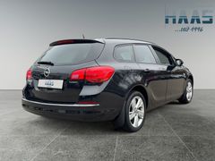 Fahrzeugabbildung Opel Astra J Sports Tourer Edition Sitzheizung PDC