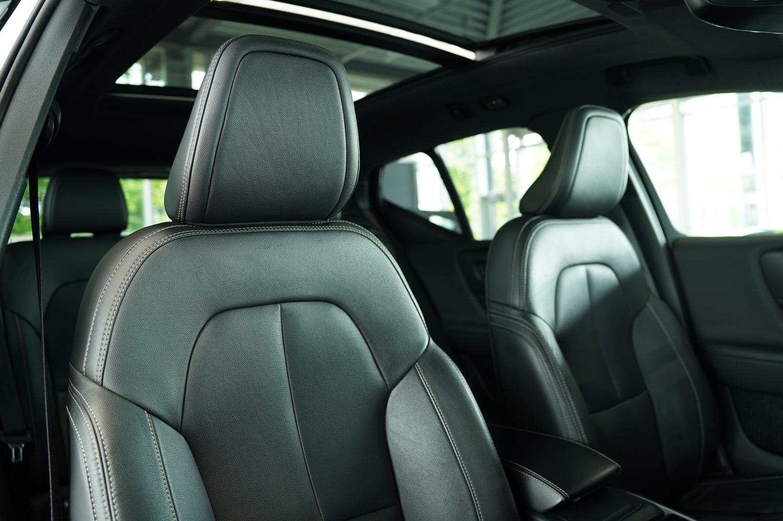 Volvo XC40 R Design 2WD *2.H *Digital *GSD *360° *H&K