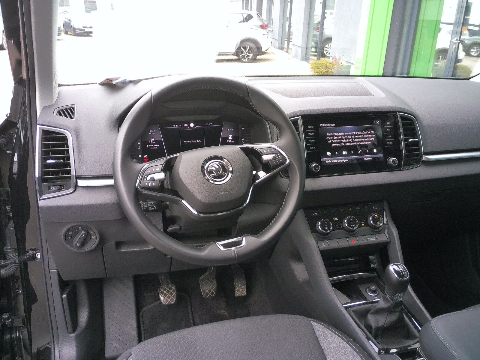 Fahrzeugabbildung SKODA Karoq Drive 125 2.0 TDI LED Navi Rüka virt.Cockp