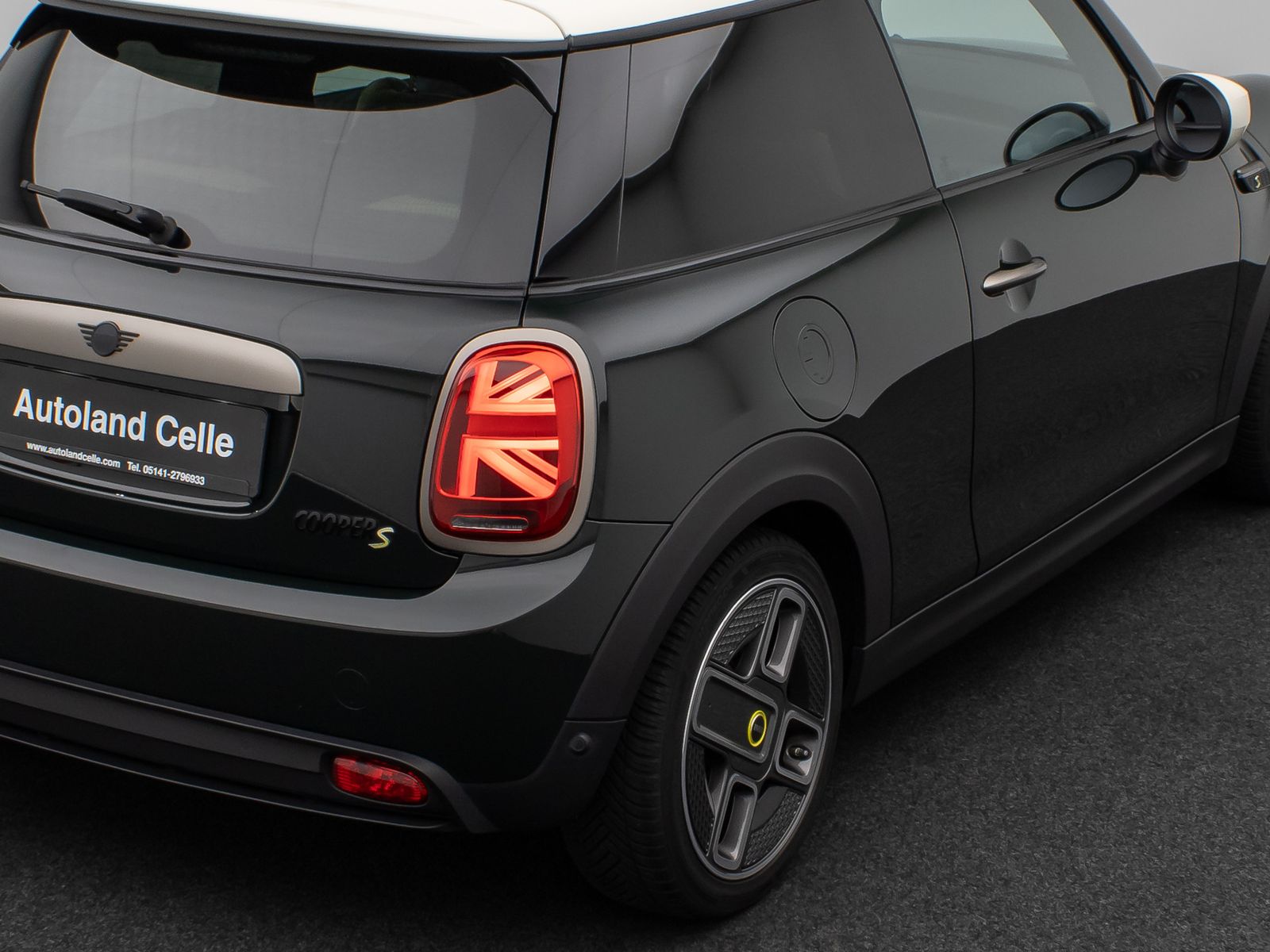 Fahrzeugabbildung MINI COOPER SE Resolute Edition PDC hinten LED Navi