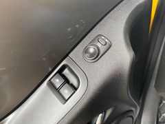 Fahrzeugabbildung Chevrolet Camaro 6.2 V8 Transformers Autom.  Borla 20" HUD