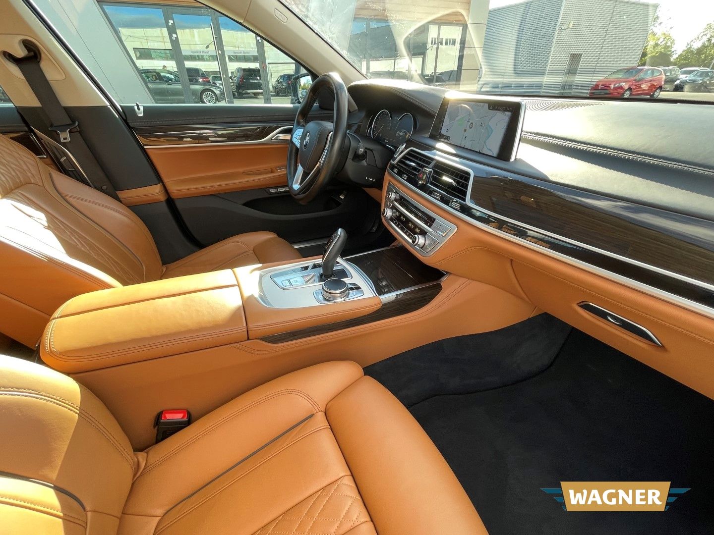Fahrzeugabbildung BMW 750 i Lim Laserlicht Standheizung Massage