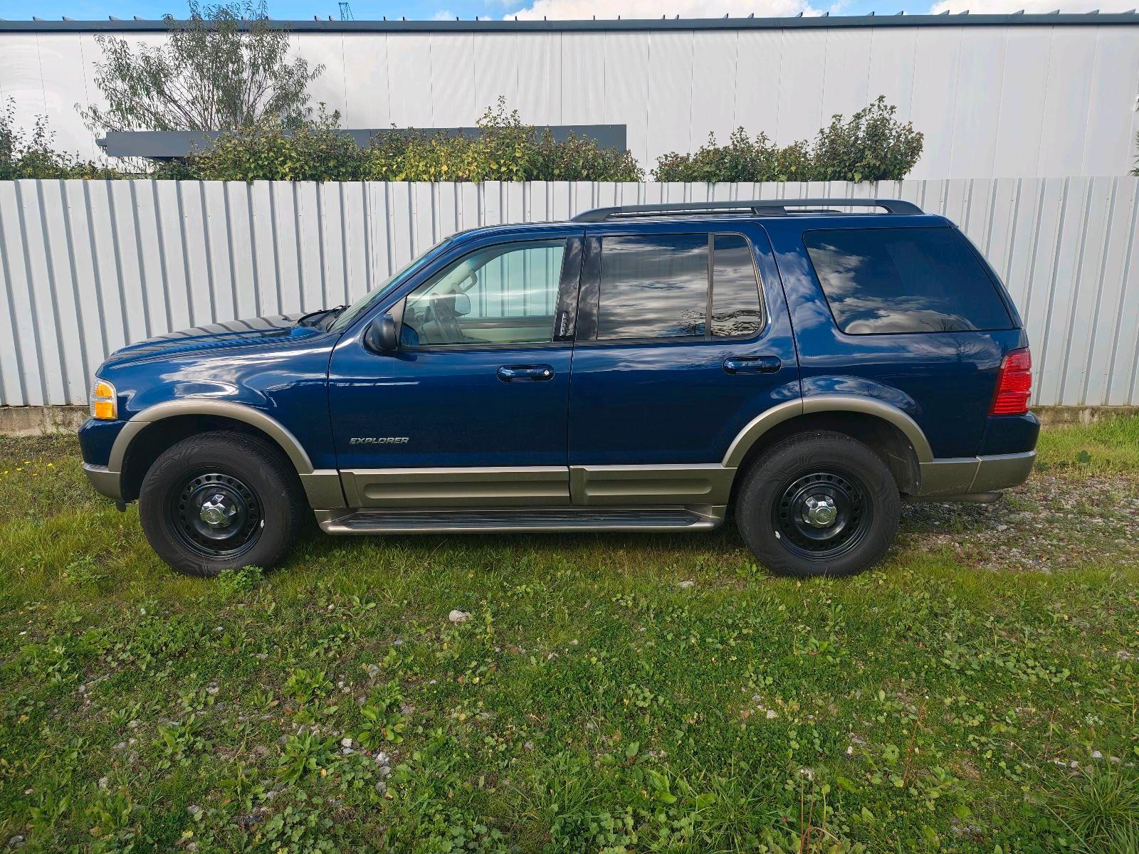 Ford Explorer 2004 — салон
