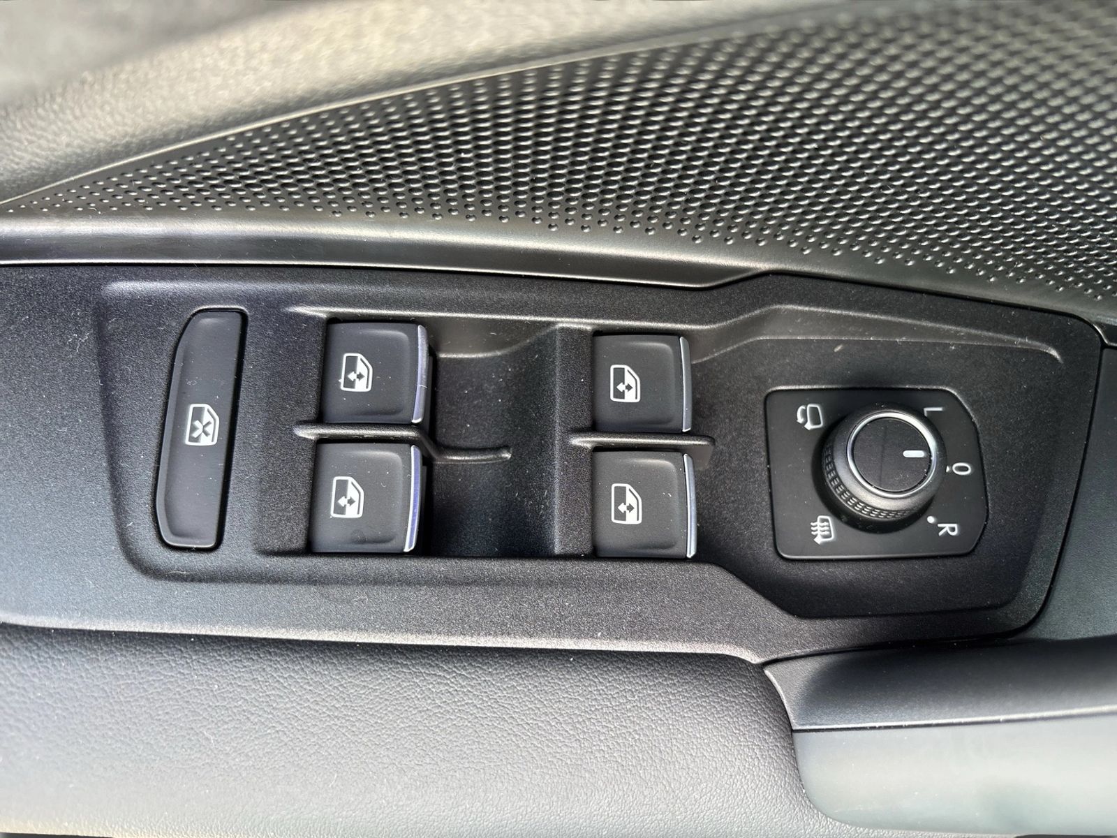 Tayron 2.0 TDI R-Line 4M, AHK, IQ Light, BlackSt