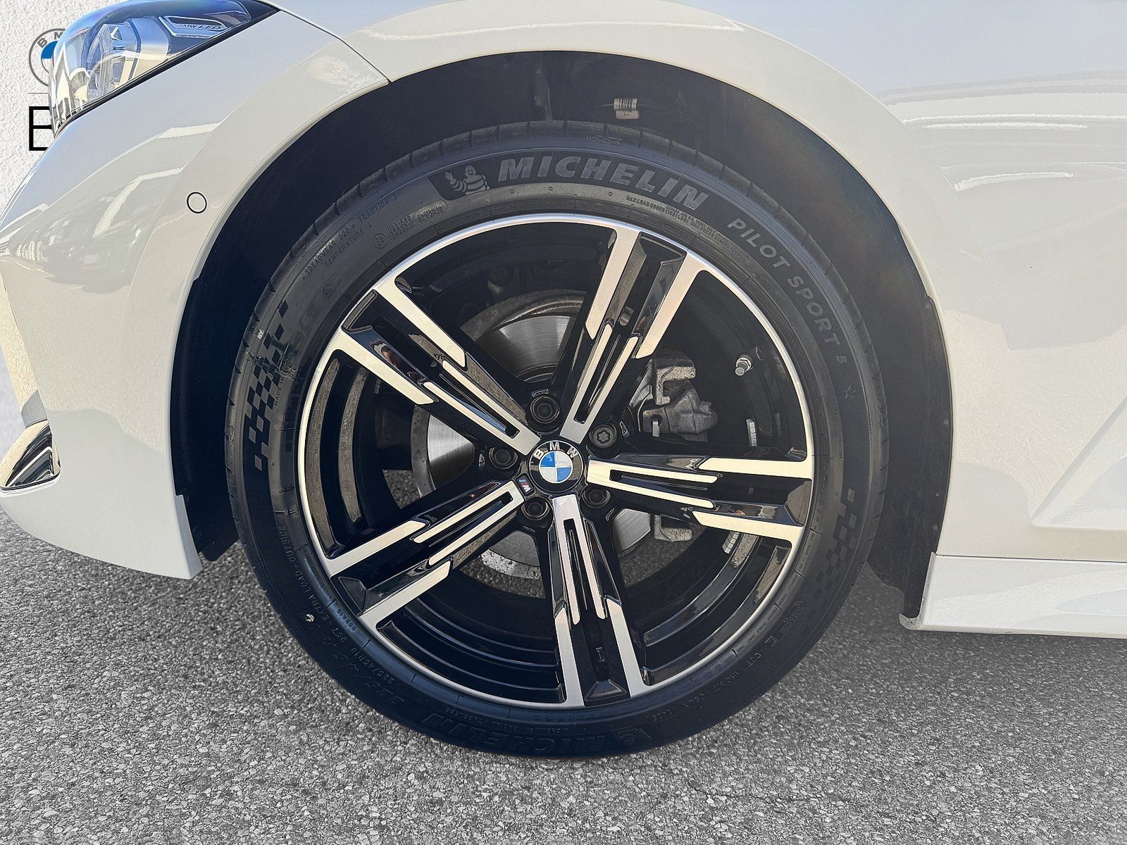 BMW 318i Touring M Sportpaket Head-Up HK HiFi DAB imagem 3