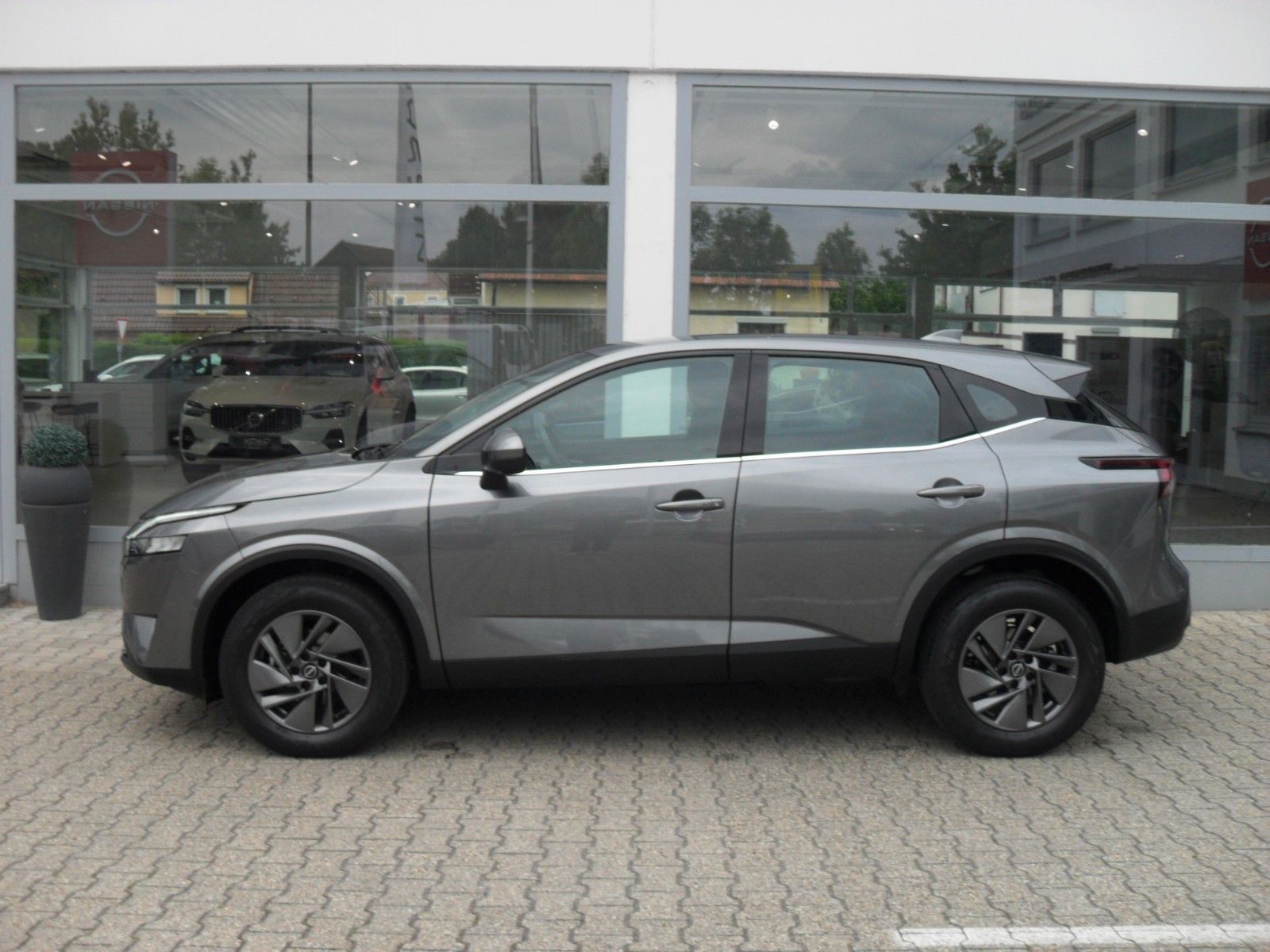 Fahrzeugabbildung Nissan Qashqai 1,3 MHEV Acenta | Navi | Winterpaket