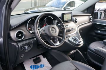 Mercedes V 220 - 12