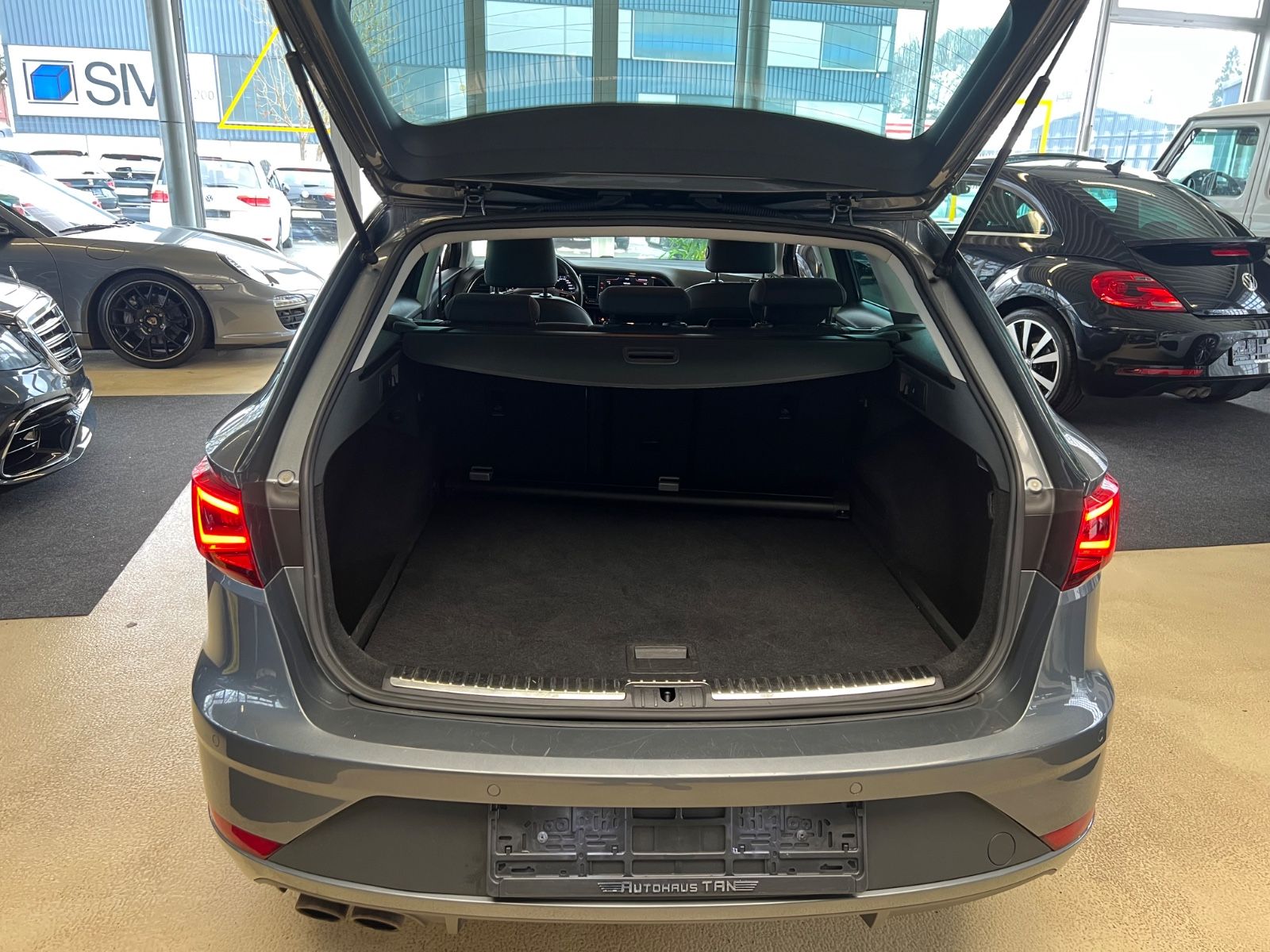 Fahrzeugabbildung SEAT Leon ST 1.8 FR *1.HAND*AMBIENTE-BELEUCHTUNG*